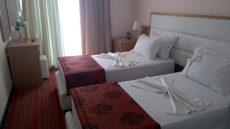 Santa Quaranta Premium Resort Sarandë Exterior foto